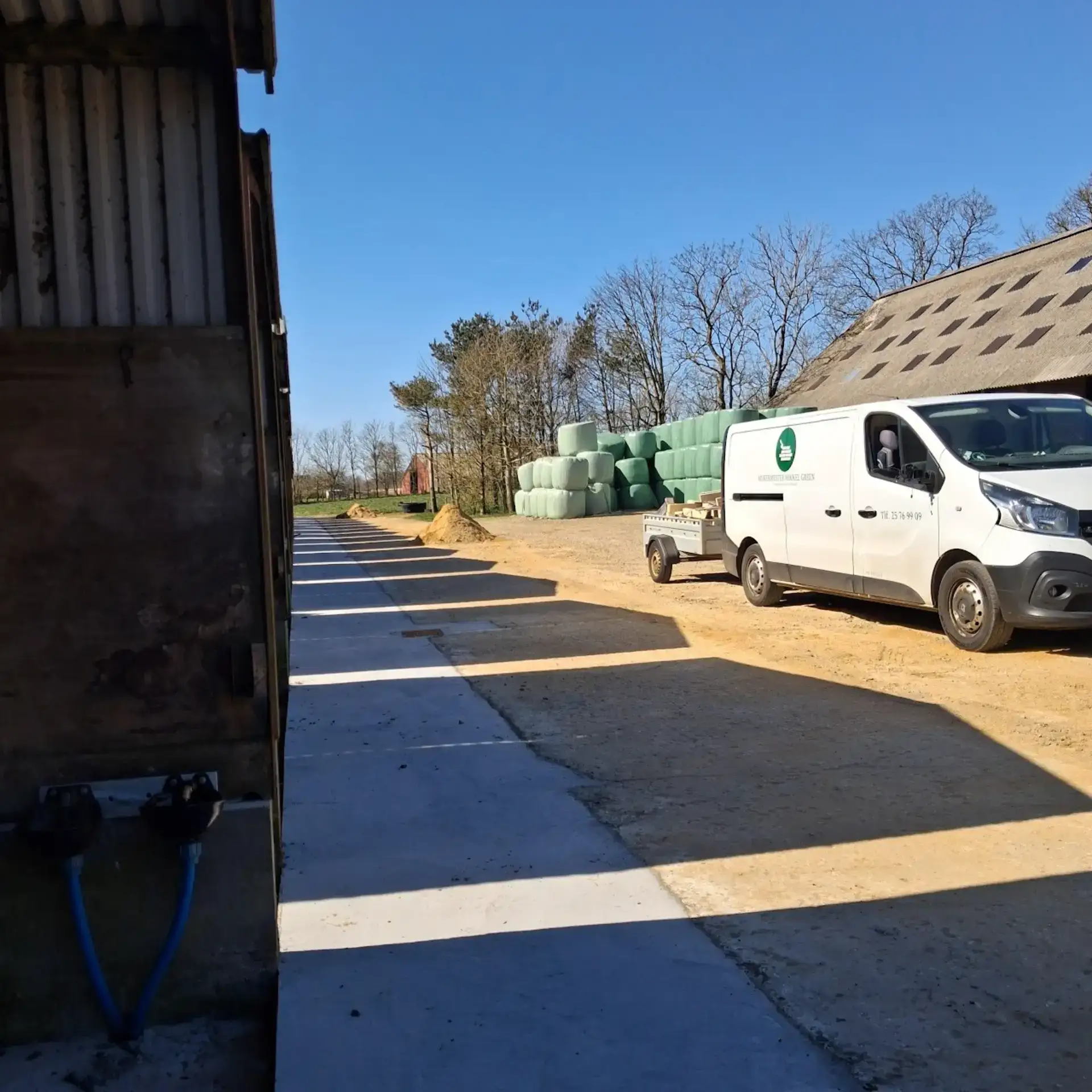 Murermester Mikkel Green arbejder på en byggeplads med landbrugsbyggeri.